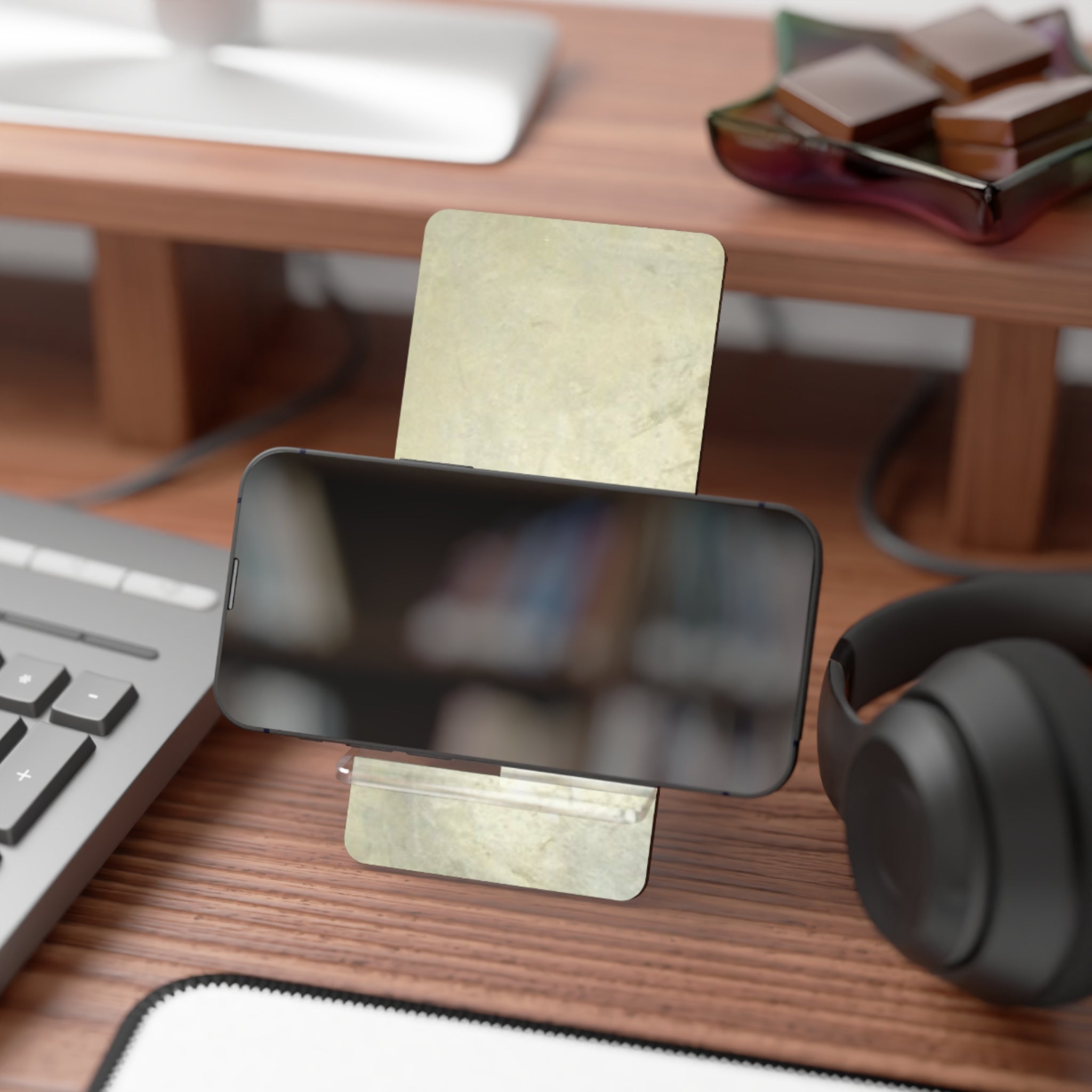Easy to assemble and sturdy stylish phone stand in silver design
