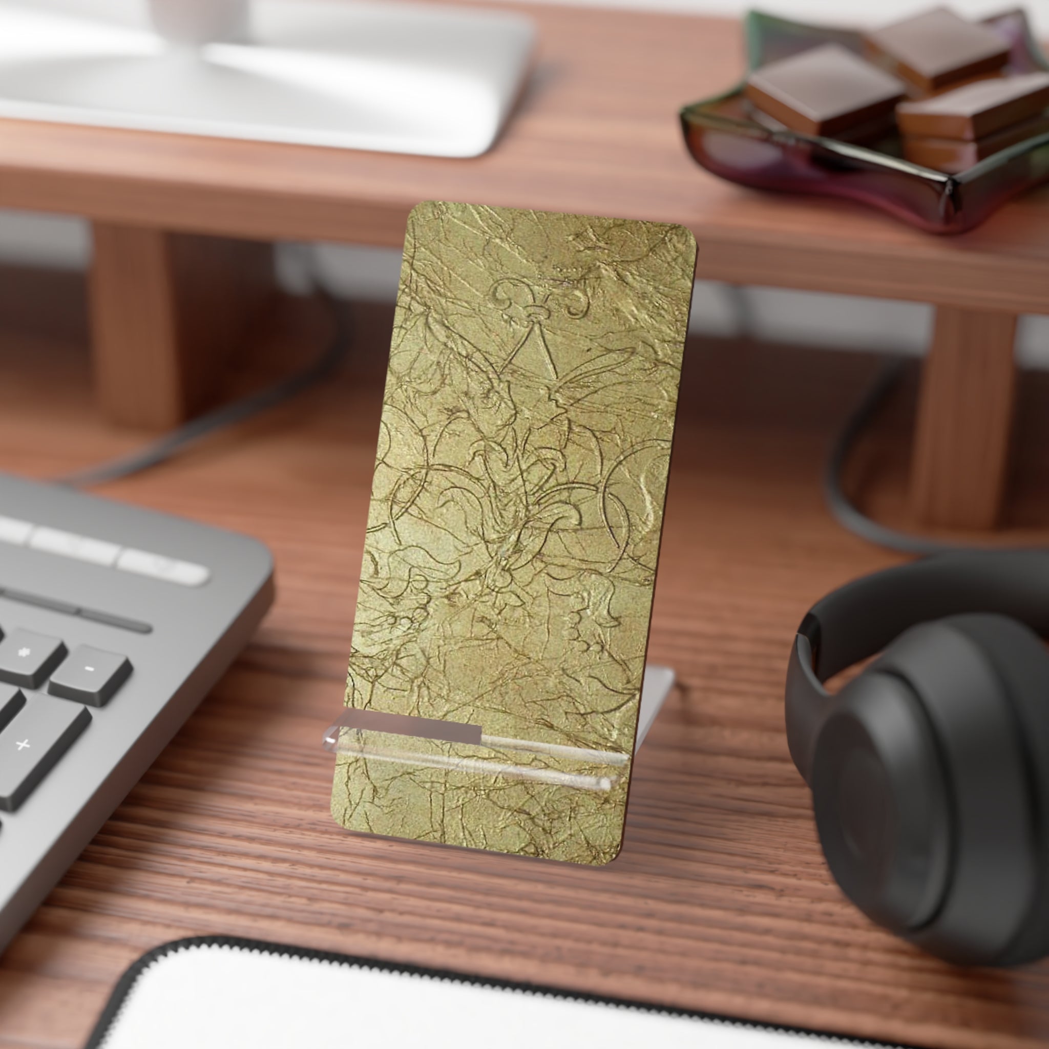 Decorative gold phone stand for an eye catching and sturdy smartphone display