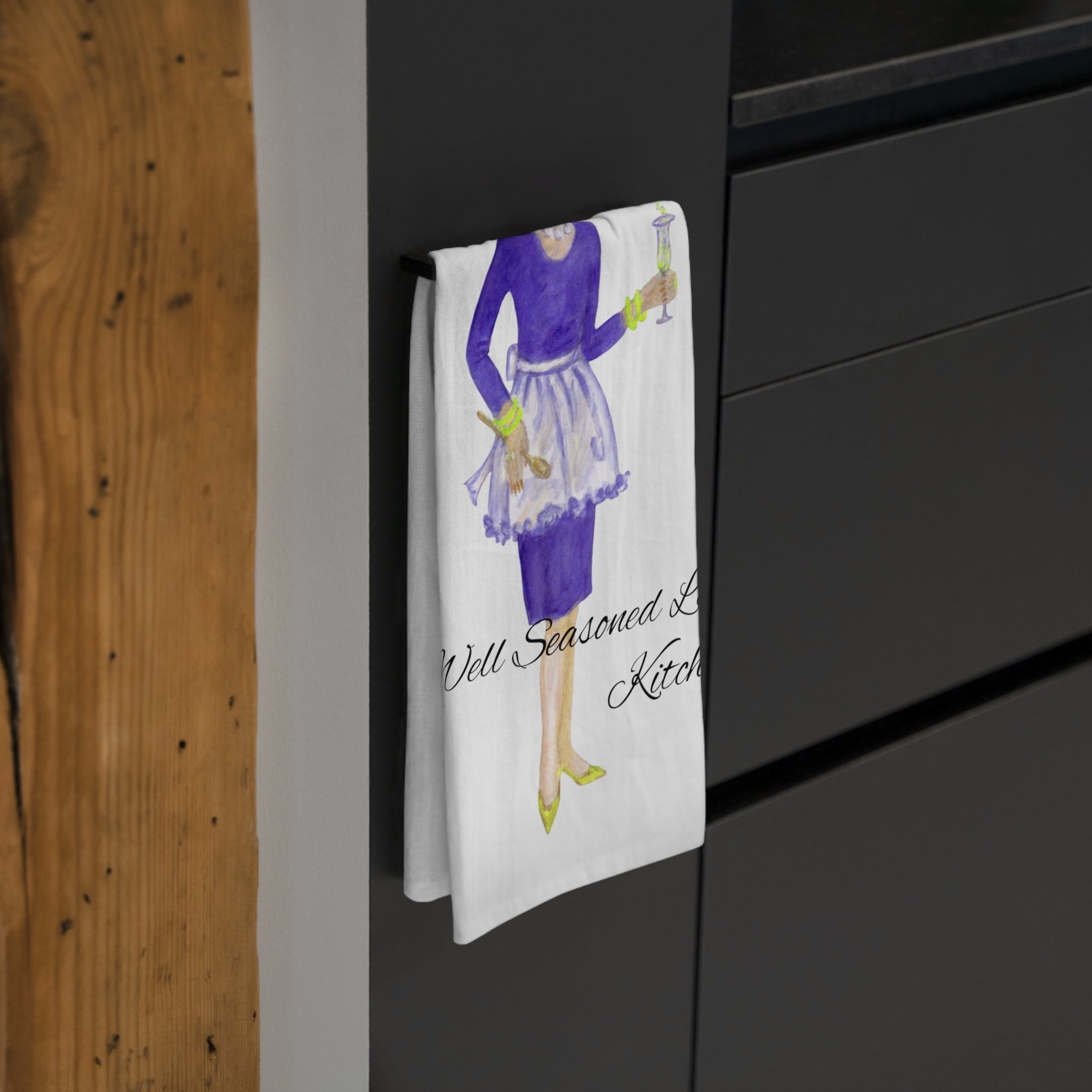 Tea towel 100% fast drying Cotton with  A Well-Seasoned Lady in the Kitchen 