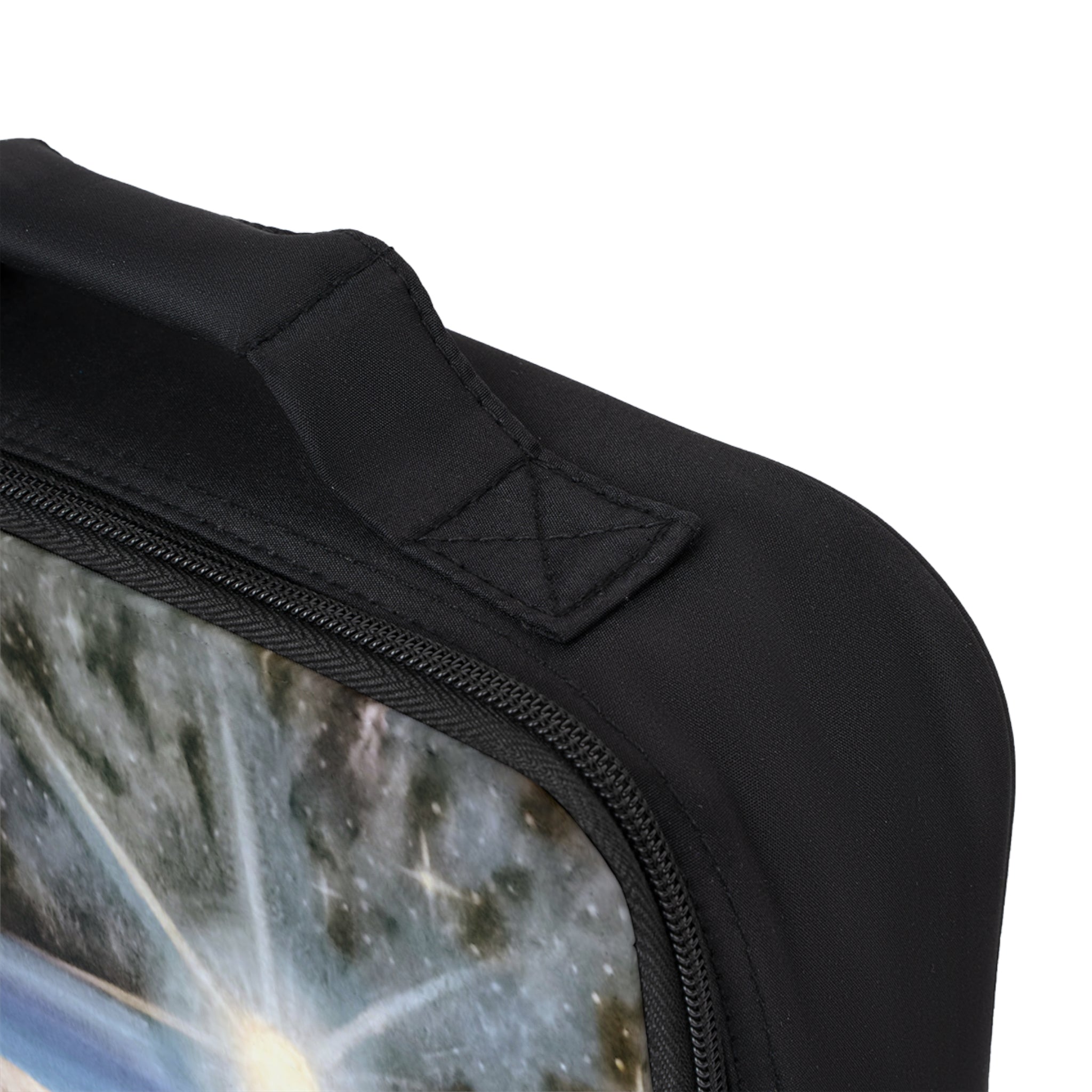 Lunch bag view of strong easy handle and durable, easy zipper