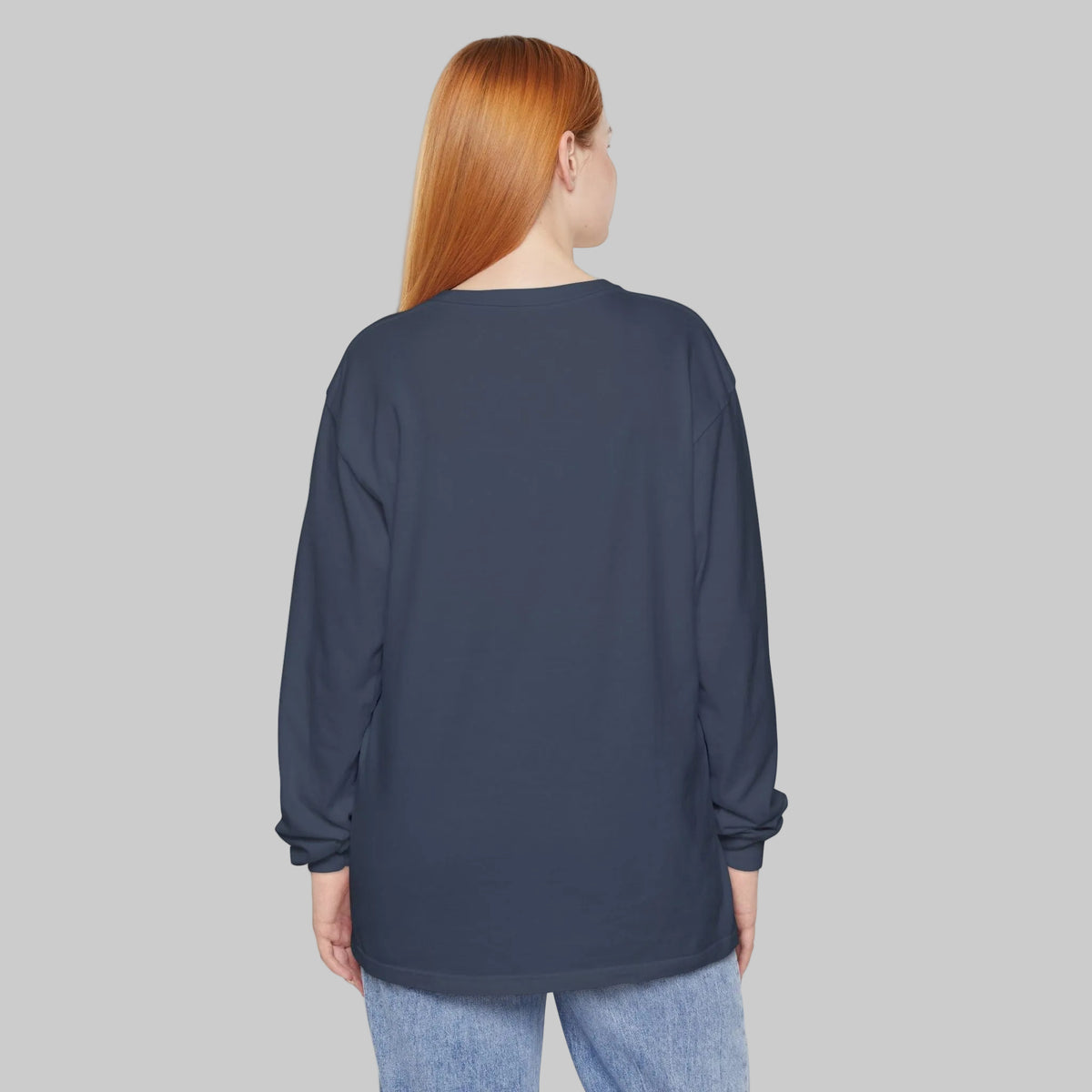 back view of Midnight long sleeve Tee on her