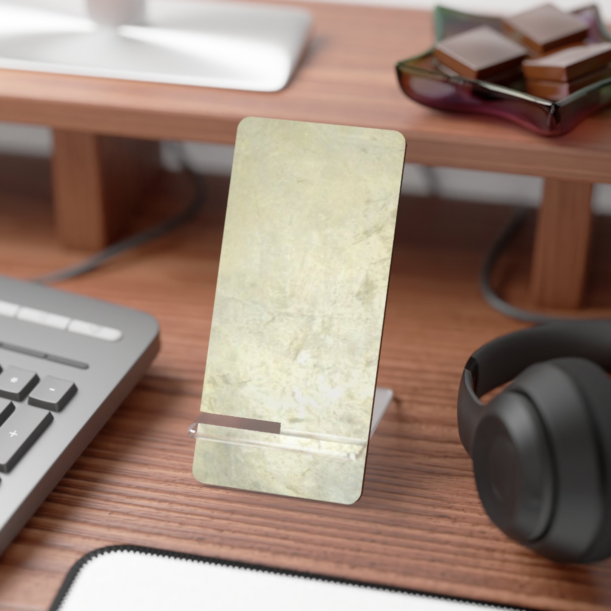 Convenient Silver Marble-patterned phone stand you can use anywhere
